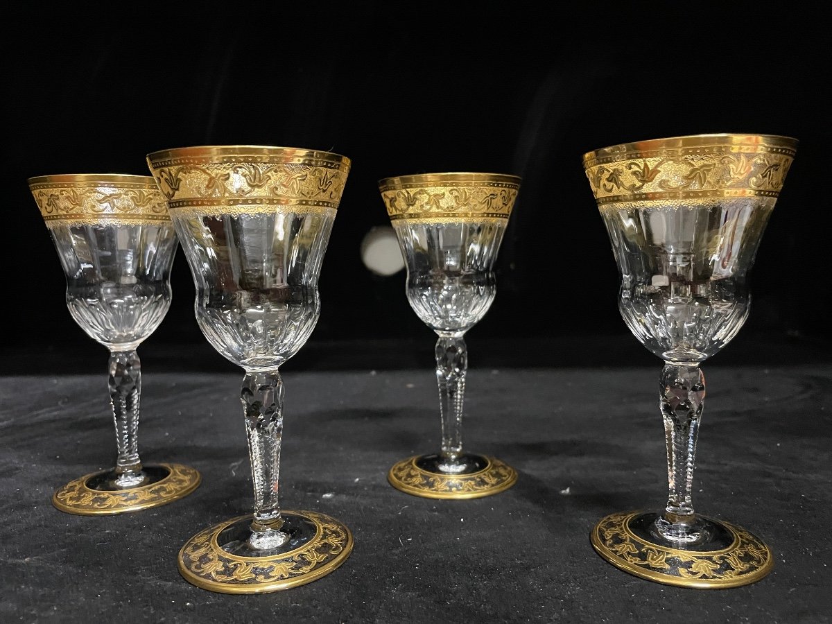Saint Louis - Callot Gold Crystal Model 4 Wine Glasses H: 13.5 Cm Thistle